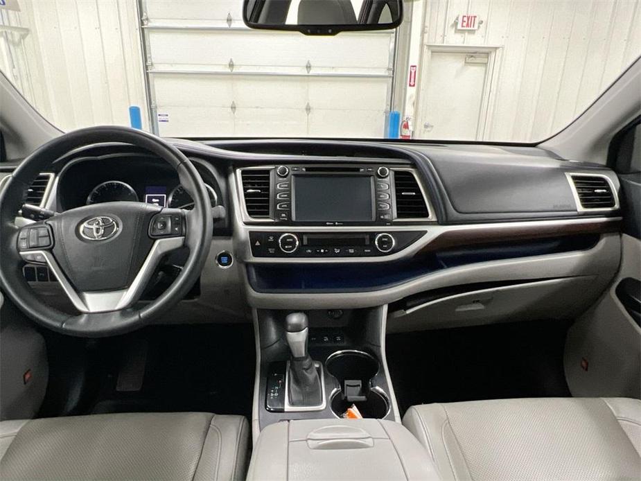 used 2015 Toyota Highlander car, priced at $21,987