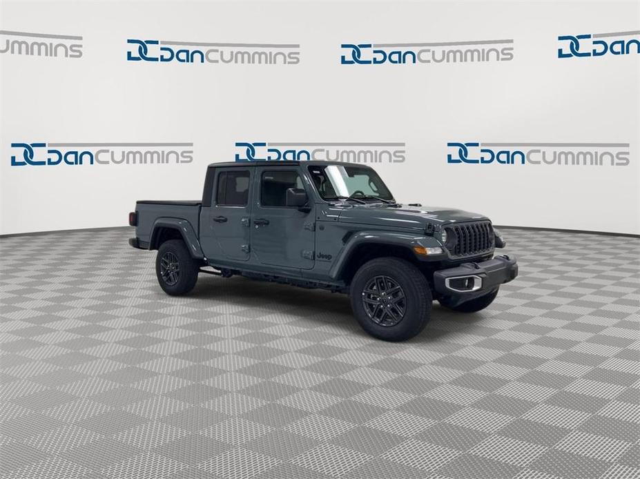 new 2024 Jeep Gladiator car, priced at $48,175