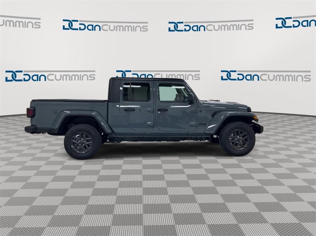 new 2024 Jeep Gladiator car, priced at $48,175