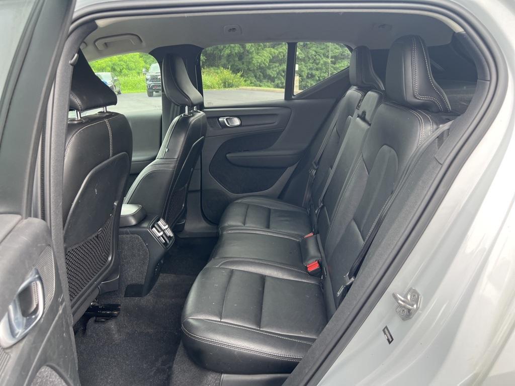 used 2021 Volvo XC40 car, priced at $21,587