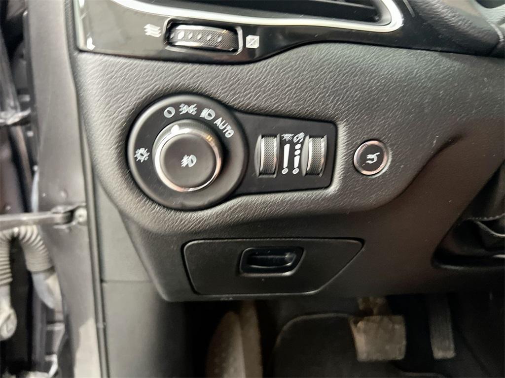 used 2023 Jeep Cherokee car, priced at $22,987