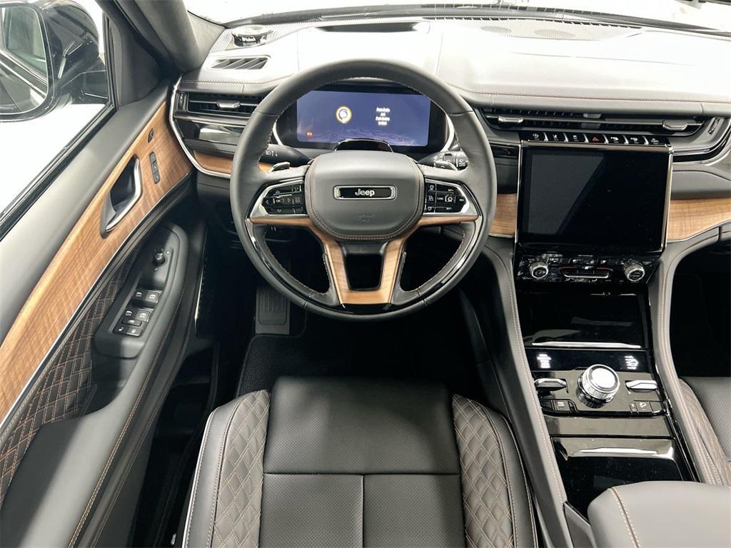 new 2025 Jeep Grand Cherokee car, priced at $71,070