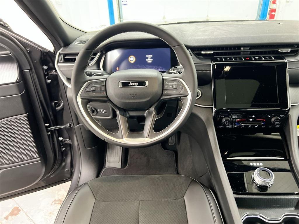 new 2025 Jeep Grand Cherokee car, priced at $39,738