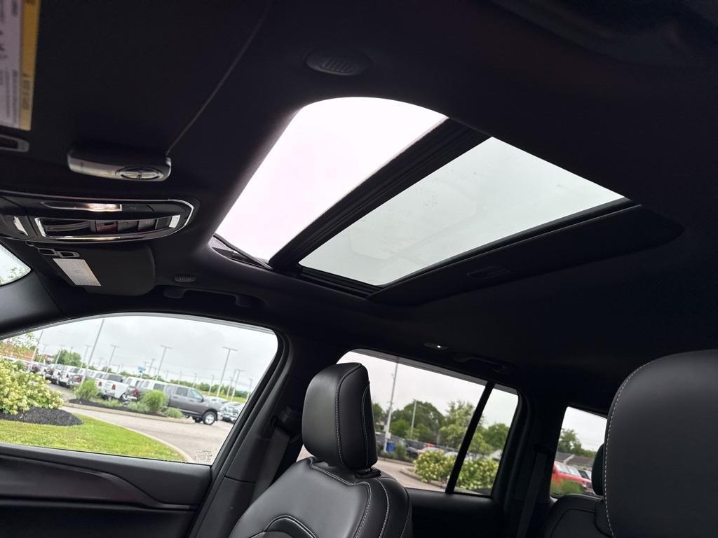 used 2024 Jeep Grand Cherokee car