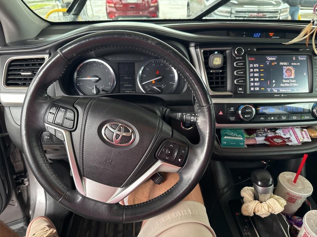 used 2015 Toyota Highlander car, priced at $15,900