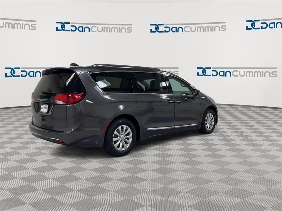 used 2018 Chrysler Pacifica car, priced at $10,300