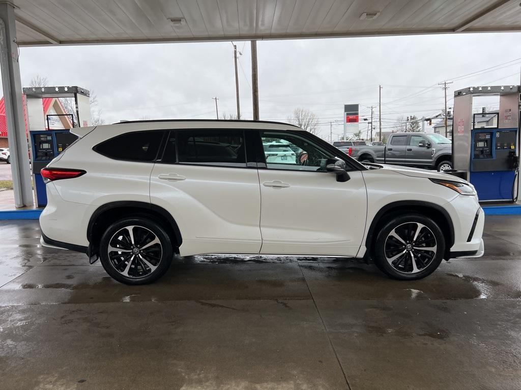 used 2021 Toyota Highlander car, priced at $35,987