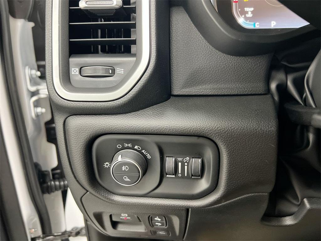 new 2025 Ram 1500 car, priced at $59,667