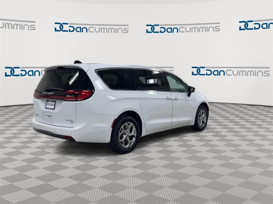 new 2024 Chrysler Pacifica car, priced at $55,037