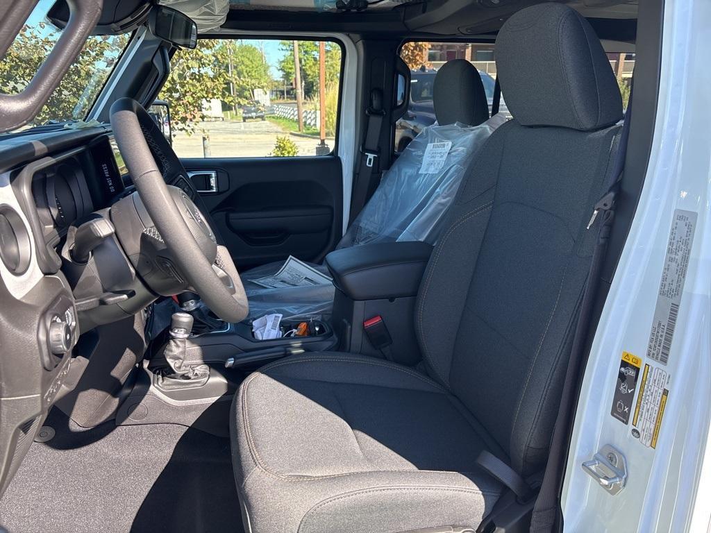 new 2026 Jeep Wrangler car, priced at $46,632