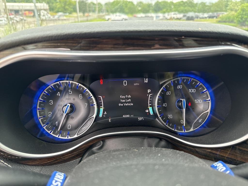 used 2022 Chrysler Pacifica car