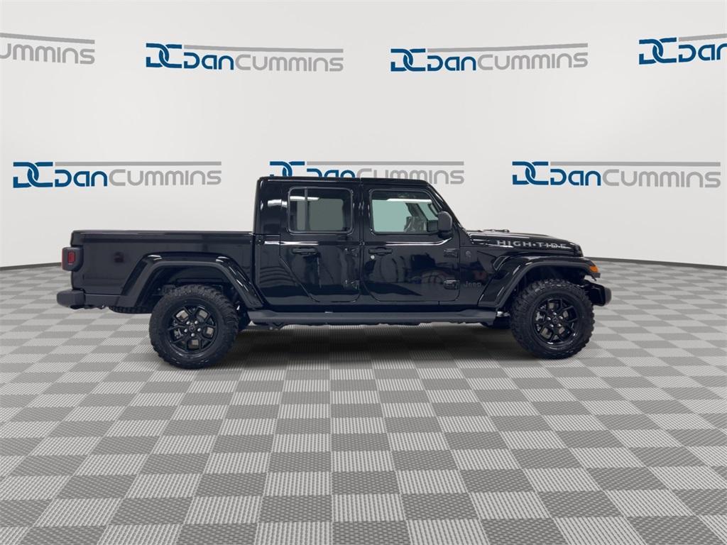 new 2025 Jeep Gladiator car, priced at $41,224