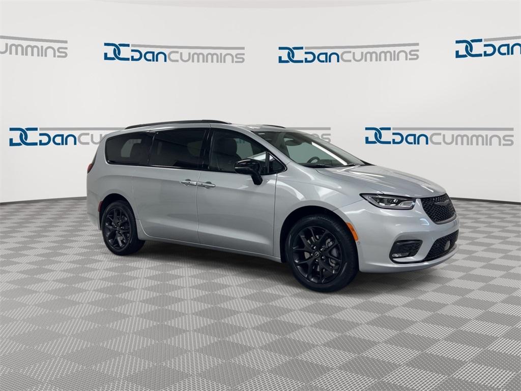 new 2026 Chrysler Pacifica car, priced at $49,448