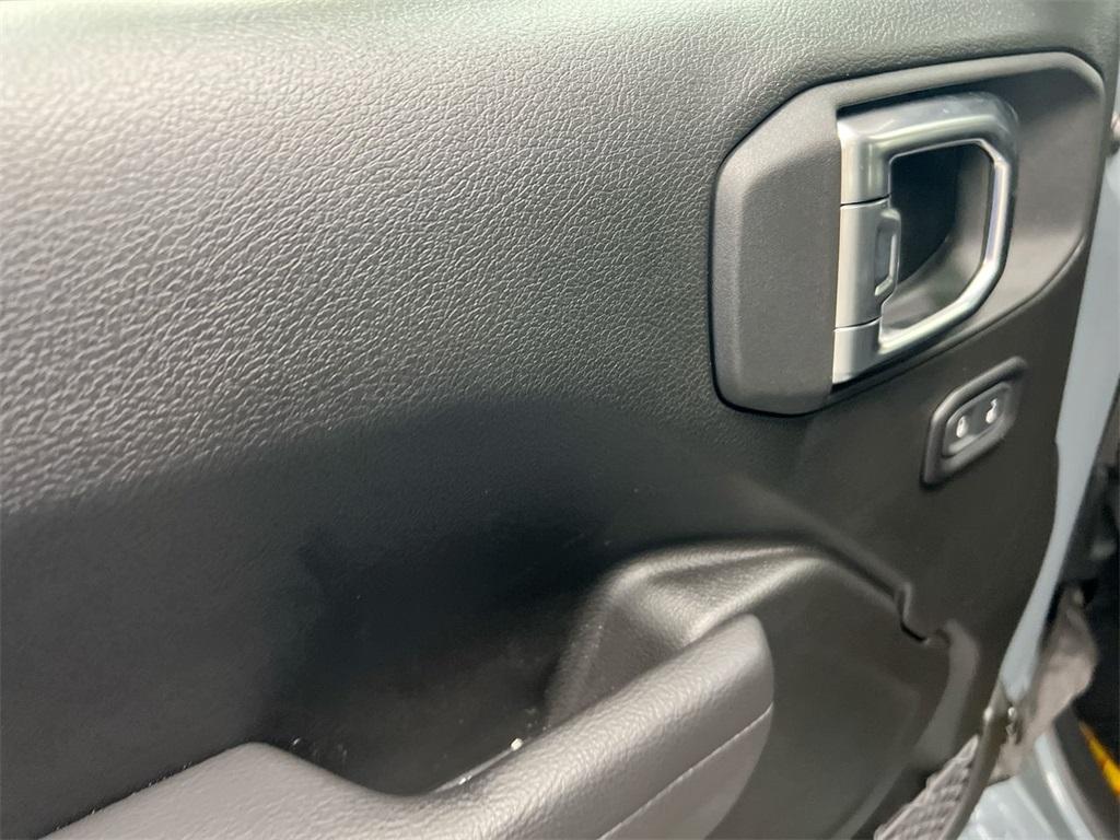 new 2025 Jeep Wrangler car, priced at $40,448