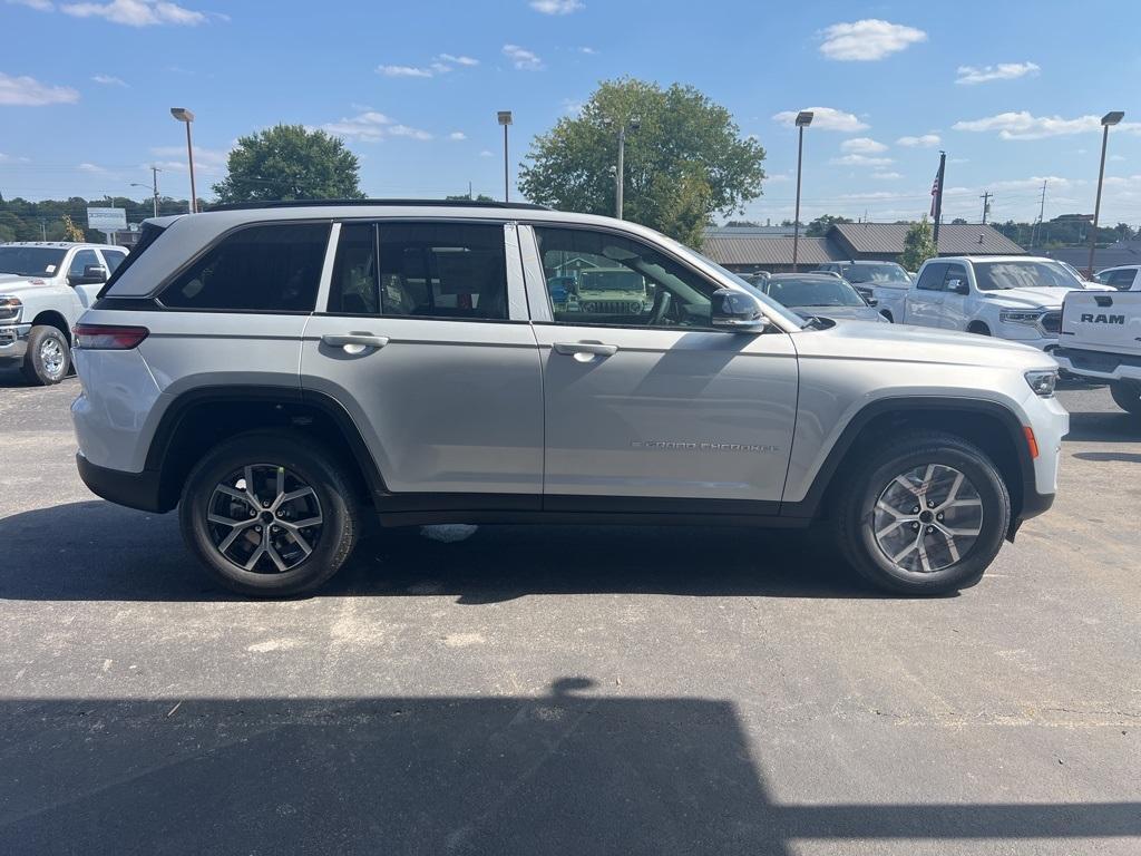 new 2025 Jeep Grand Cherokee car, priced at $41,412