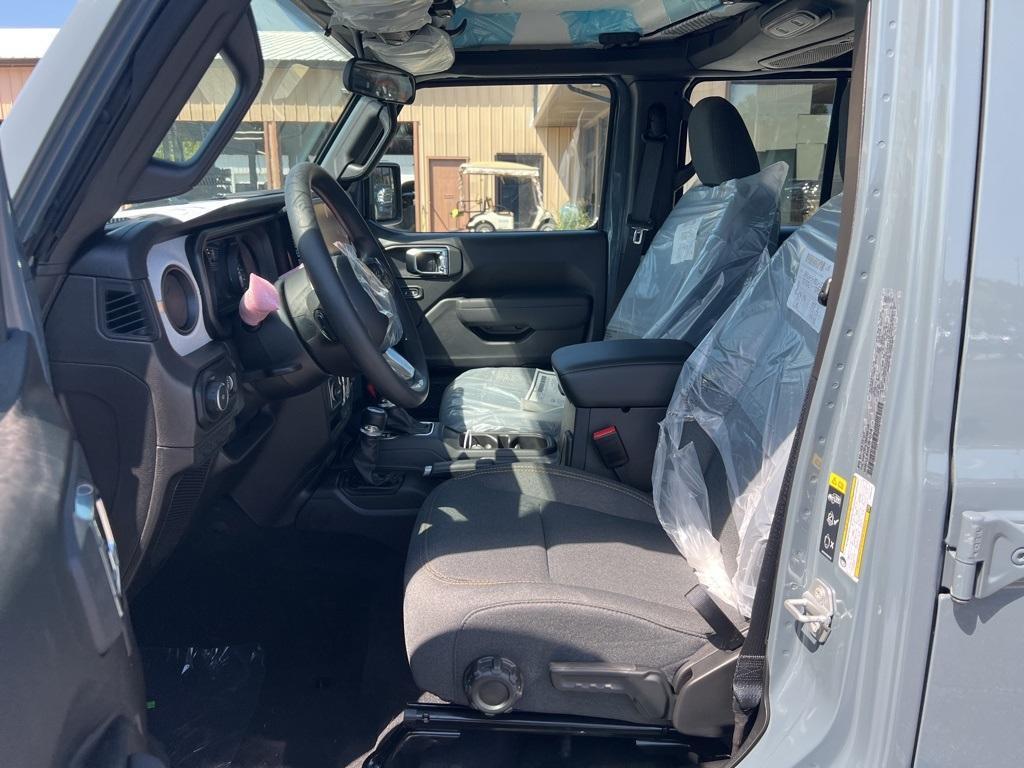 new 2025 Jeep Wrangler car, priced at $42,848