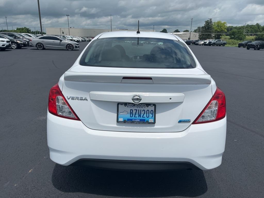 used 2016 Nissan Versa car