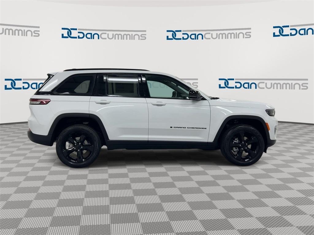 new 2025 Jeep Grand Cherokee car, priced at $40,622