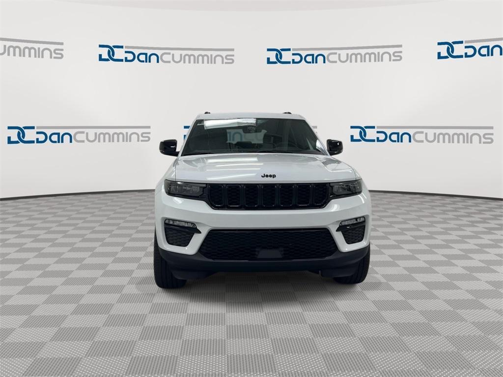 new 2025 Jeep Grand Cherokee car, priced at $40,622