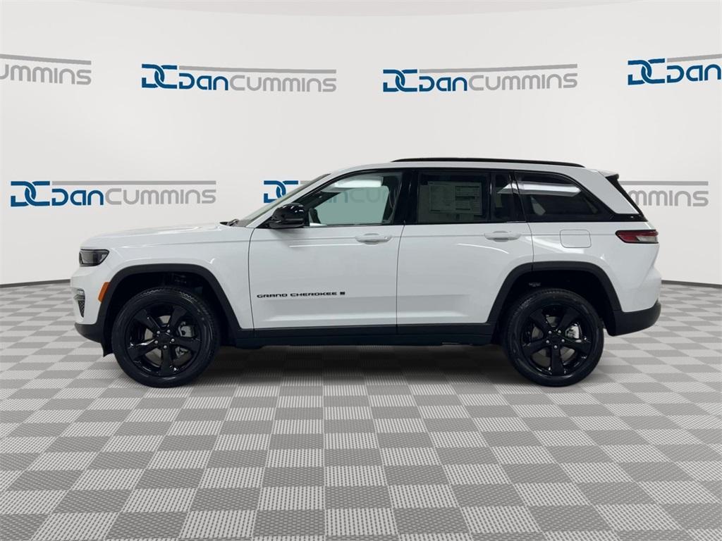 new 2025 Jeep Grand Cherokee car, priced at $40,622