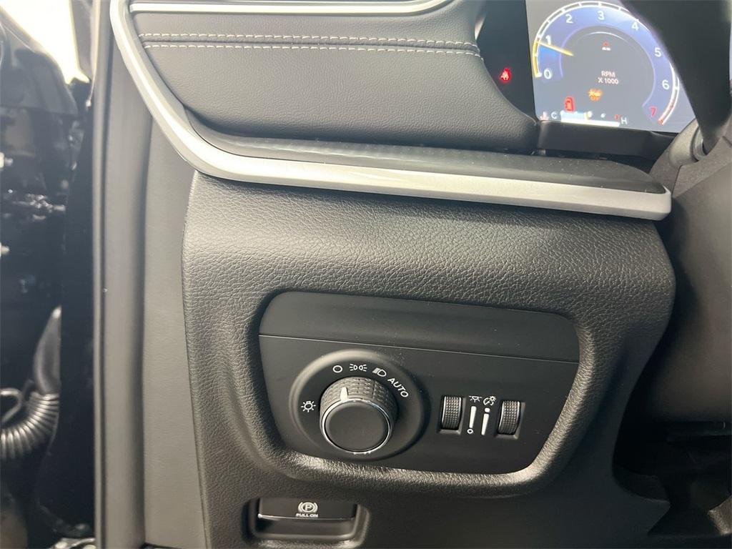 new 2025 Jeep Grand Cherokee car, priced at $39,941