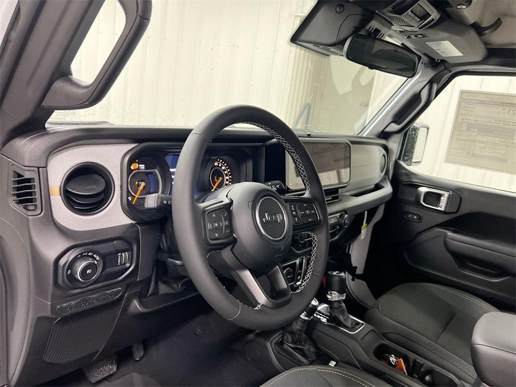 new 2025 Jeep Wrangler car, priced at $40,066