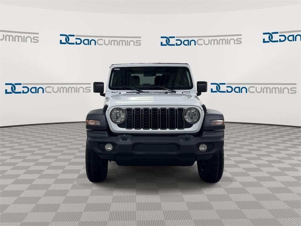 new 2025 Jeep Wrangler car, priced at $40,066