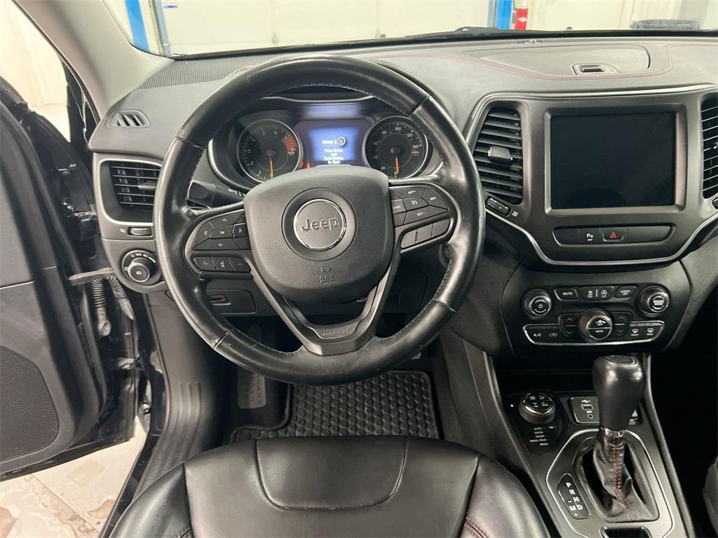 used 2019 Jeep Cherokee car