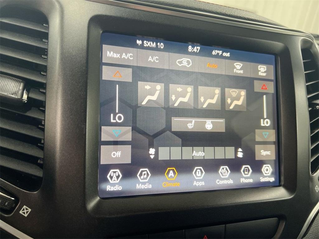 used 2019 Jeep Cherokee car