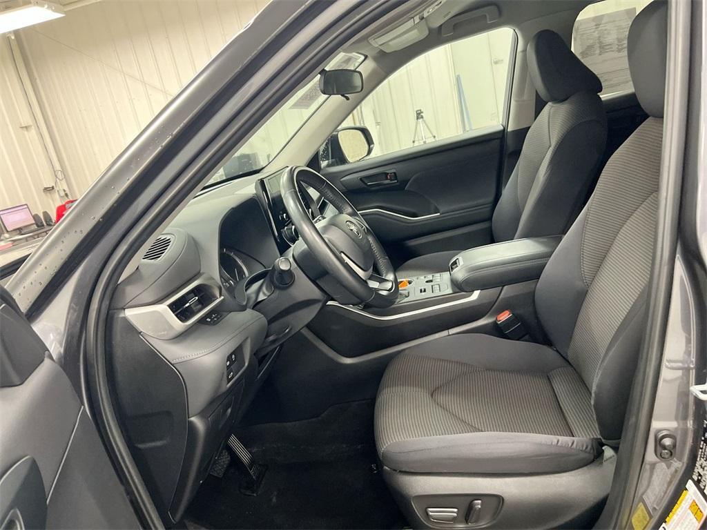 used 2023 Toyota Highlander car, priced at $28,787
