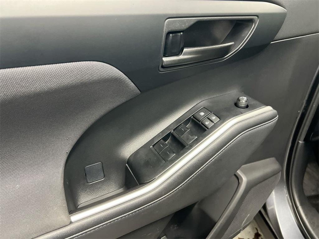 used 2023 Toyota Highlander car, priced at $28,787
