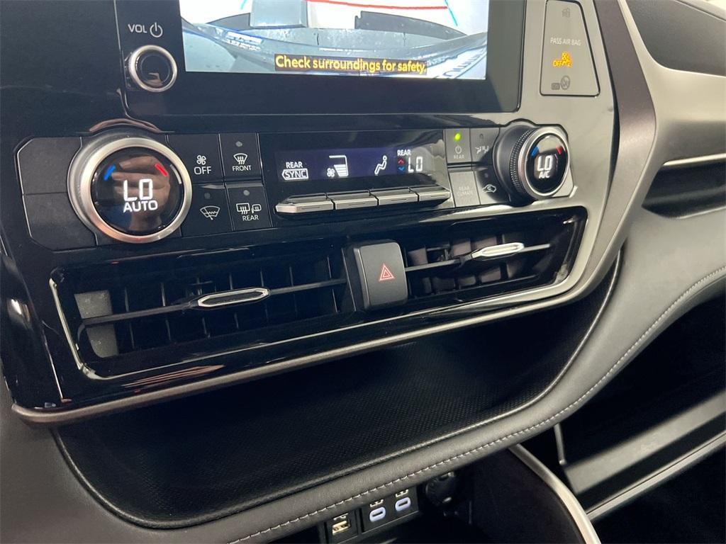 used 2023 Toyota Highlander car, priced at $28,787