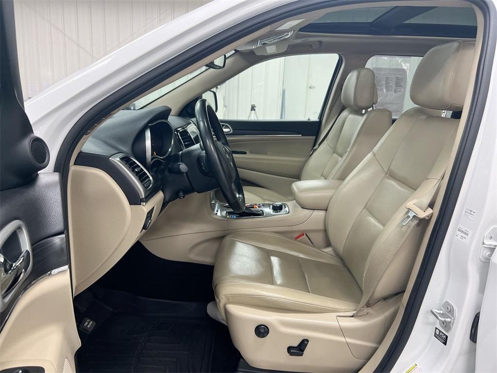 used 2021 Jeep Grand Cherokee car, priced at $24,587