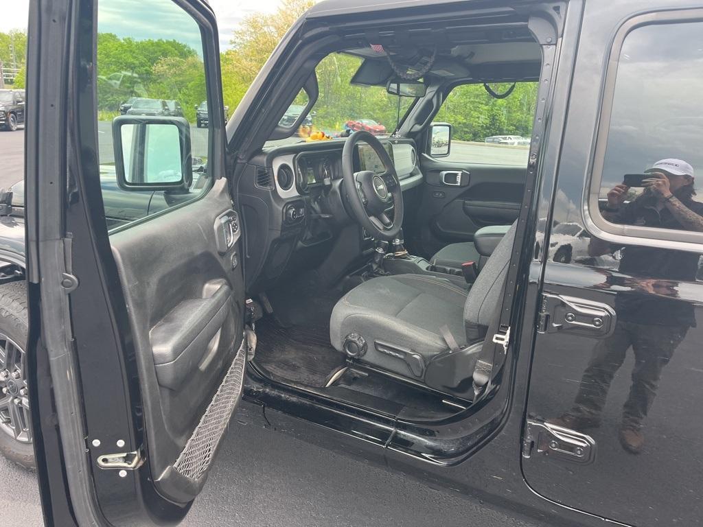 used 2024 Jeep Gladiator car, priced at $38,987