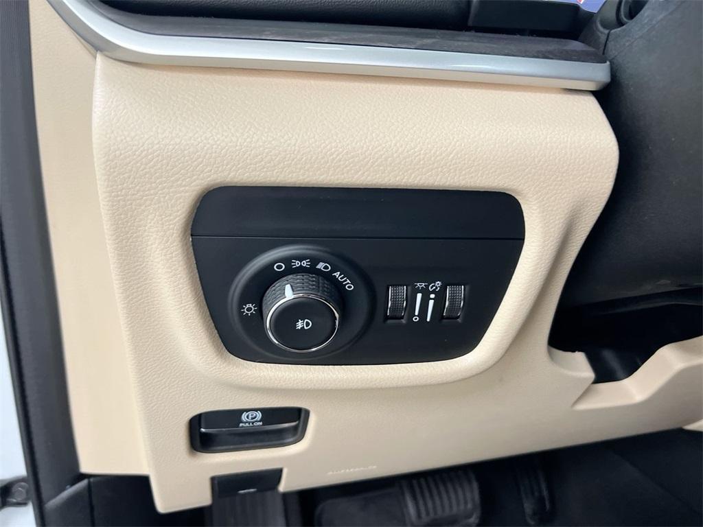 used 2022 Jeep Grand Cherokee car, priced at $31,987