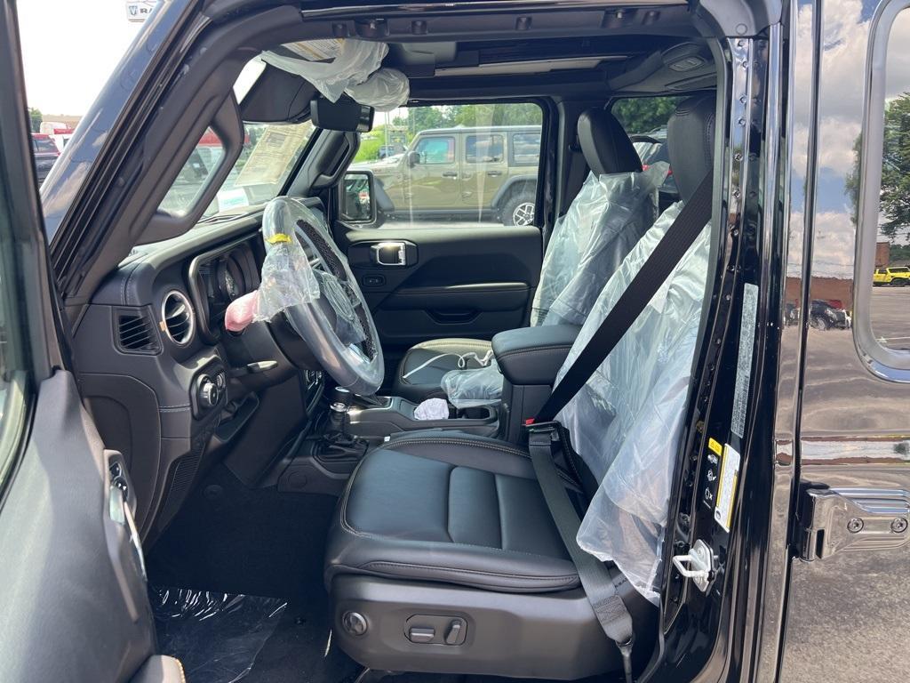 new 2025 Jeep Wrangler car, priced at $54,422