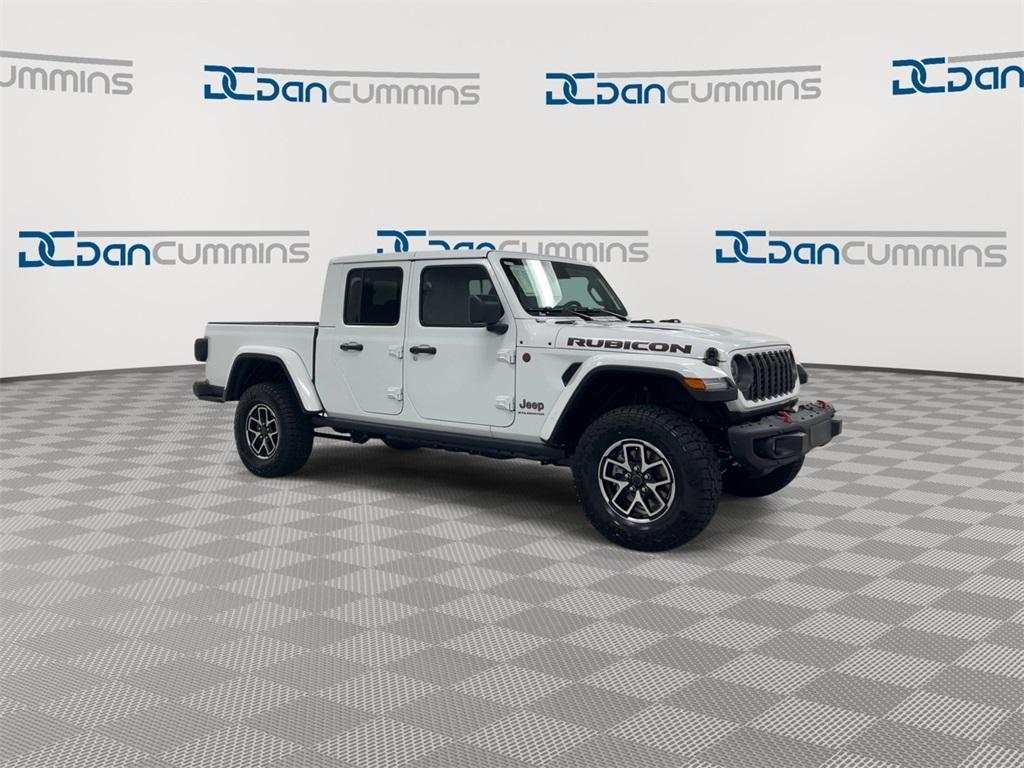 new 2025 Jeep Gladiator car, priced at $50,682