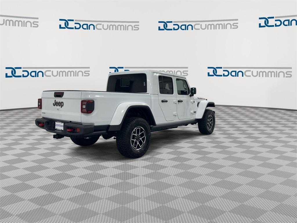 new 2025 Jeep Gladiator car, priced at $50,682