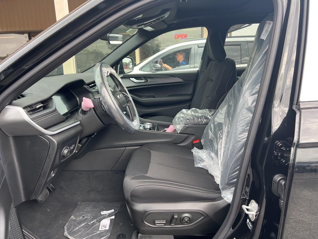 new 2025 Jeep Grand Cherokee L car, priced at $43,063