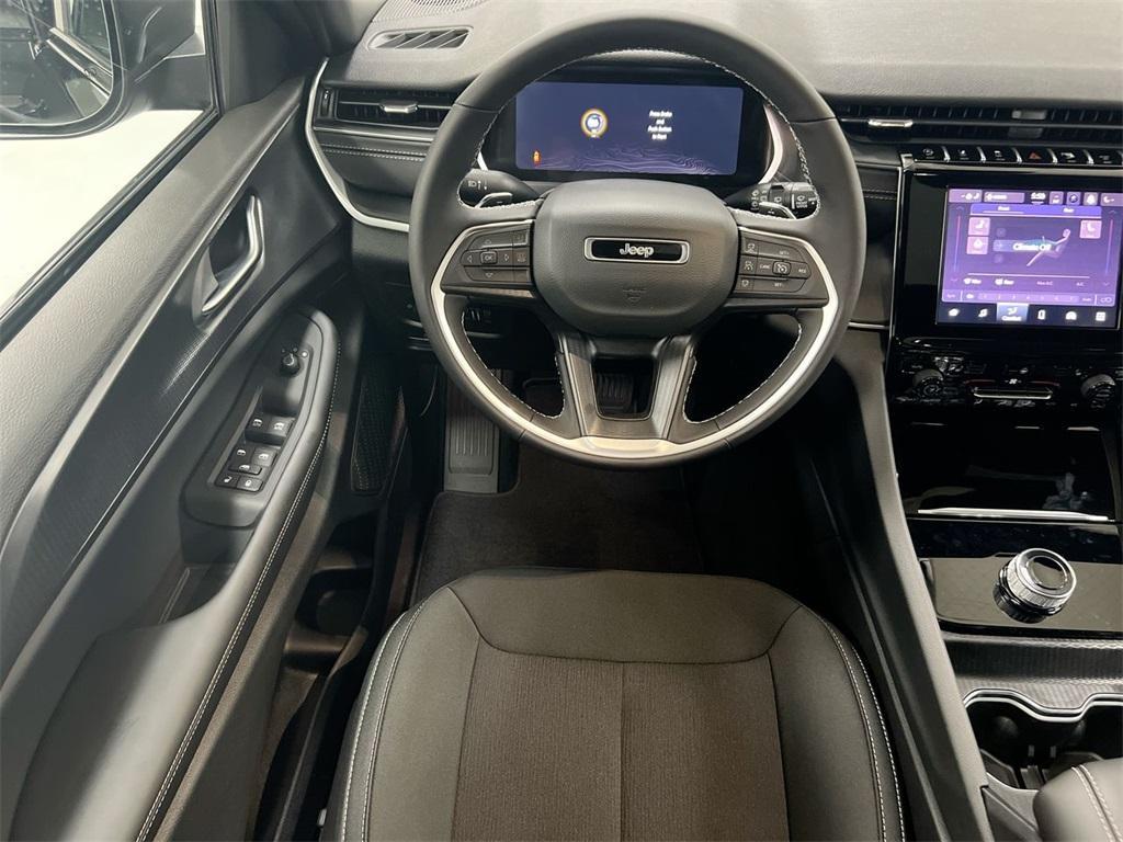 new 2025 Jeep Grand Cherokee L car, priced at $40,066