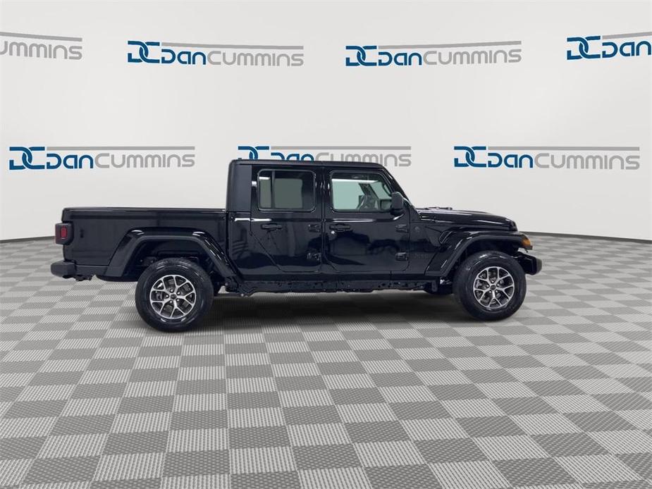 new 2024 Jeep Gladiator car, priced at $46,587