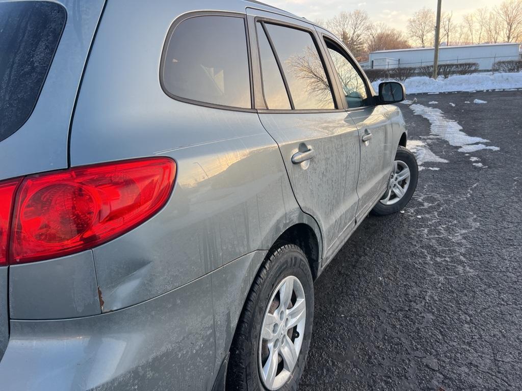 used 2009 Hyundai Santa Fe car, priced at $5,500