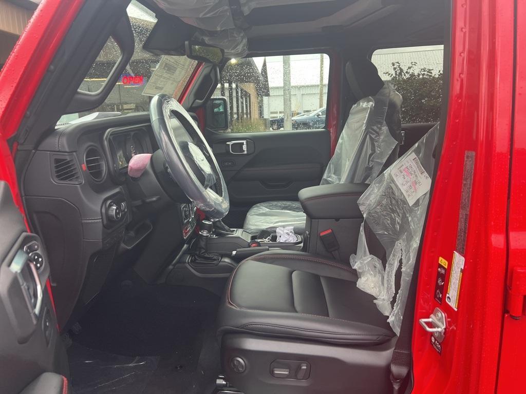 new 2025 Jeep Gladiator car, priced at $53,162