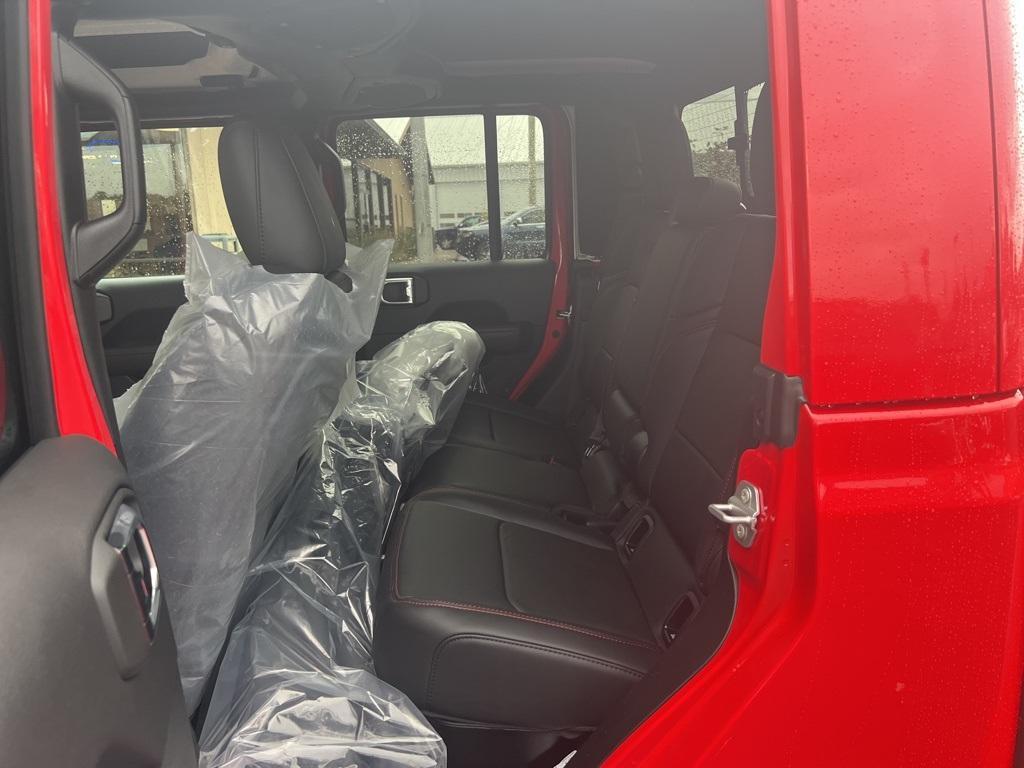 new 2025 Jeep Gladiator car, priced at $53,162