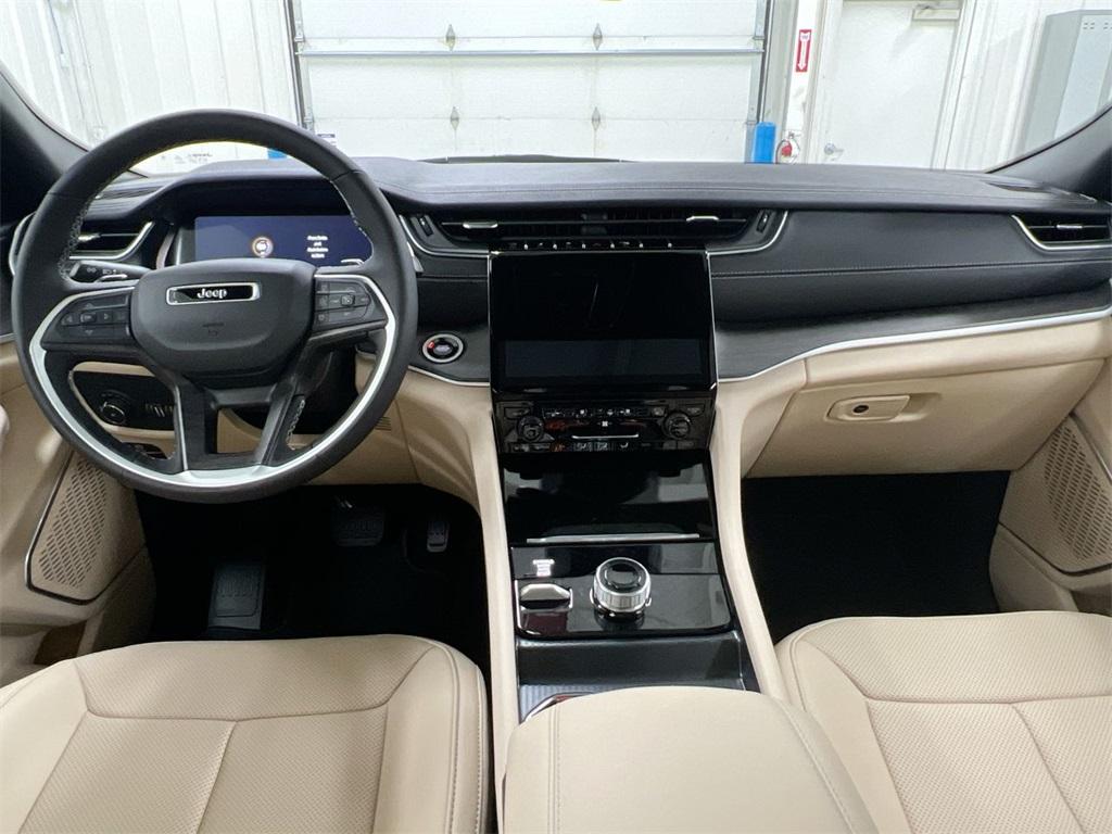 new 2025 Jeep Grand Cherokee L car, priced at $49,594