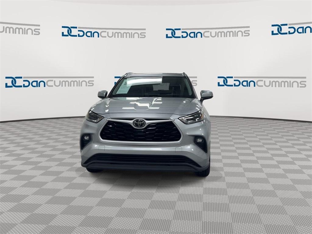 used 2021 Toyota Highlander car, priced at $28,987