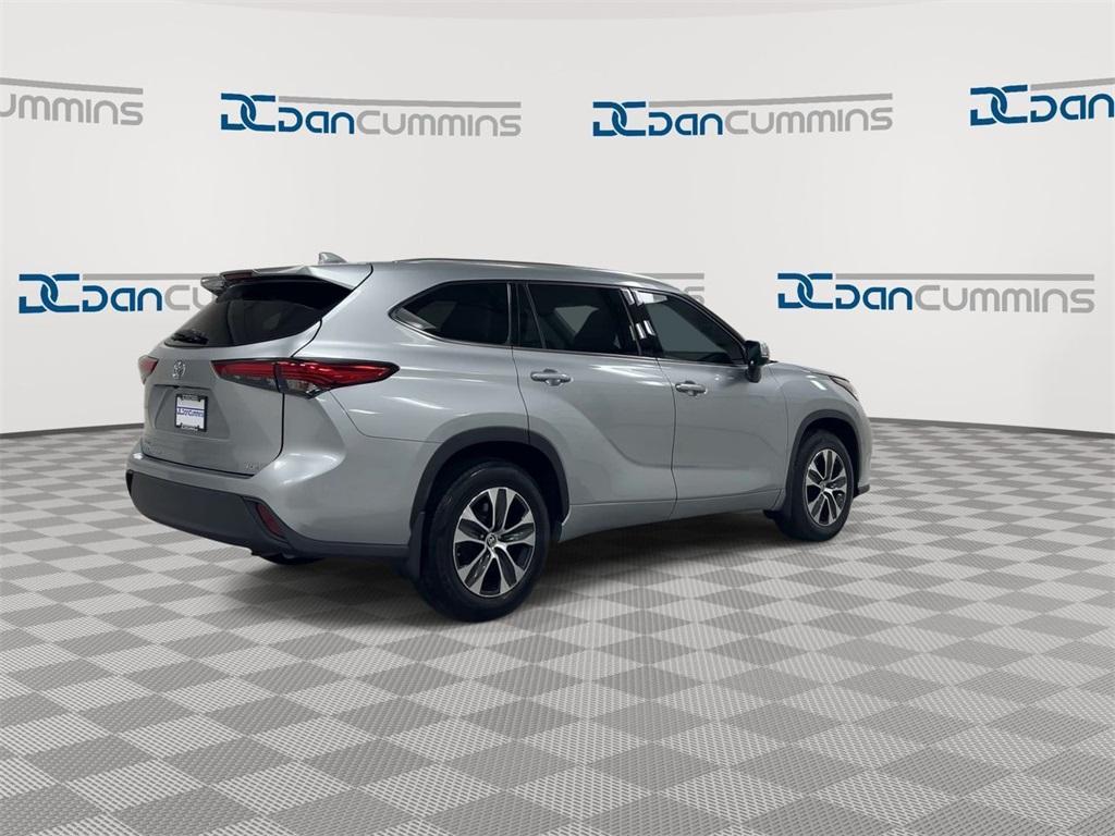 used 2021 Toyota Highlander car, priced at $28,987
