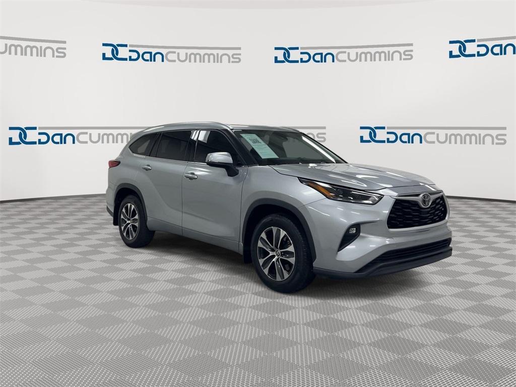 used 2021 Toyota Highlander car, priced at $28,987