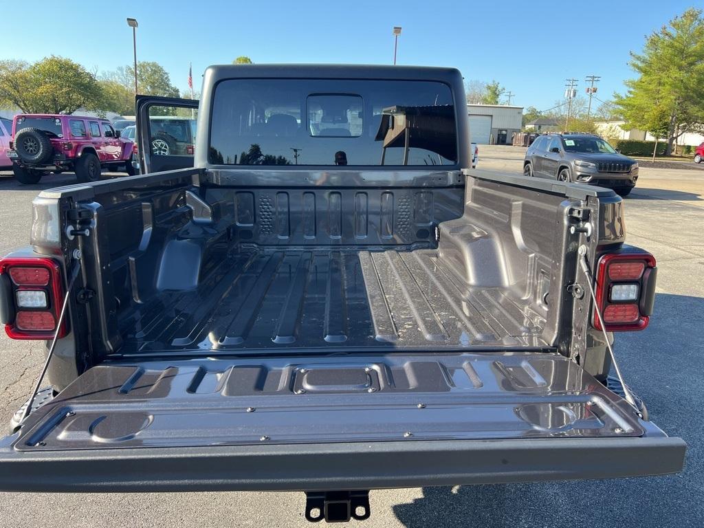 new 2025 Jeep Gladiator car, priced at $48,894
