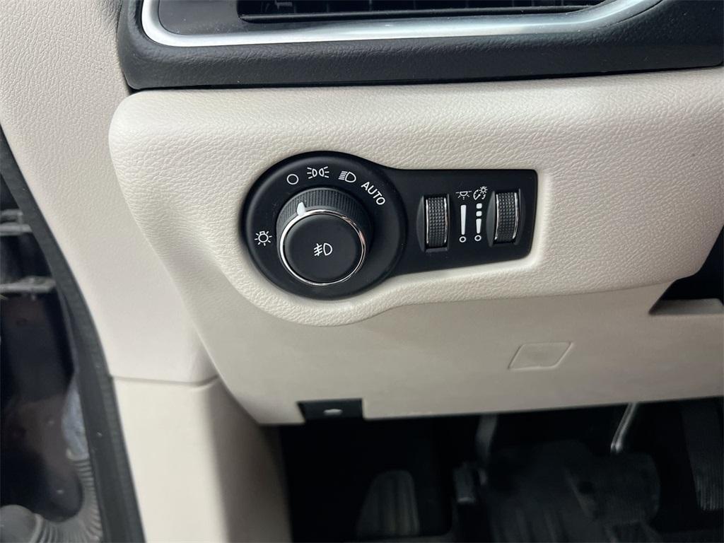 used 2018 Chrysler Pacifica car, priced at $12,900